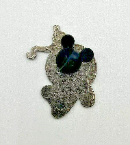 Disney MARVEL SPIDER MAN Art pin NEW