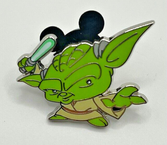 Disney Star Wars Cute mystery pack Jedi Master Yoda Lightsaber single pin