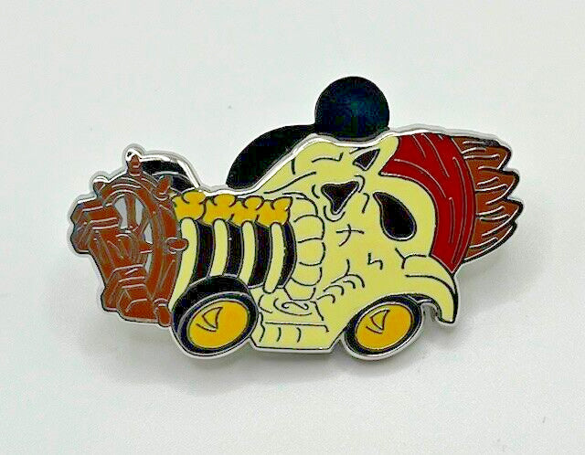 Disney Racers Mystery pack Pirates of the Caribbean Skull single pin